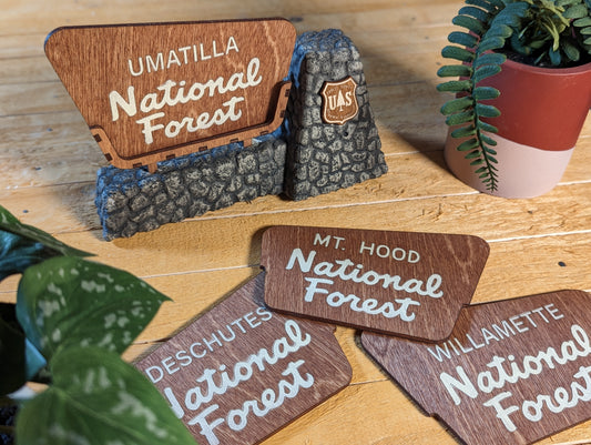 Oregon National Forests Entrance Signs Coaster Set With Stone Base